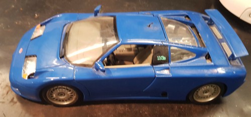 Modello auto burago bugatti - modello,